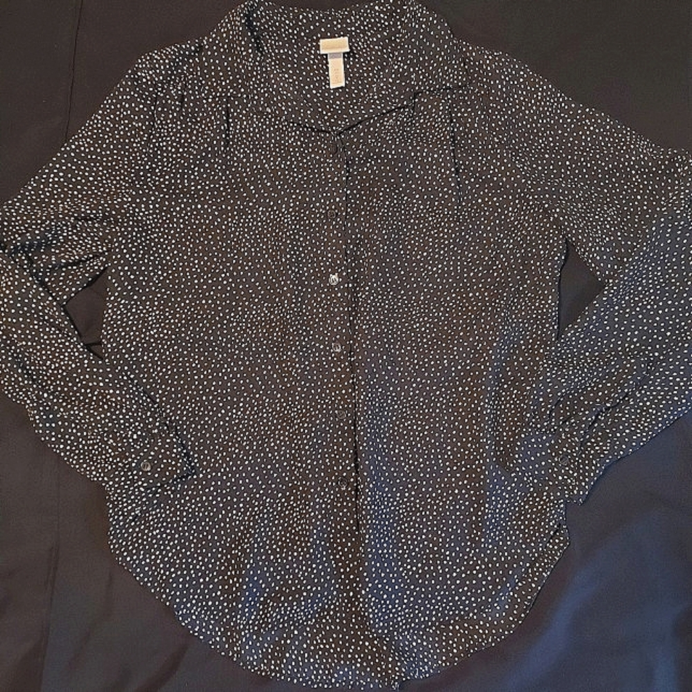 Women's button-up polka-dot top size 4, long sleeves